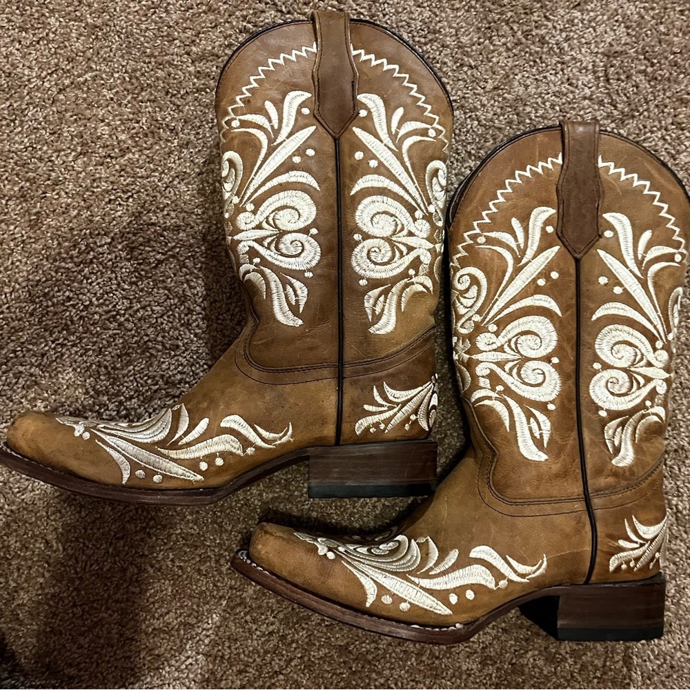 Circle G Tan Leather Boots